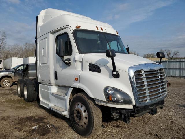 Lot #2475726175 2016 FREIGHTLINER CASCADIA 1 salvage car