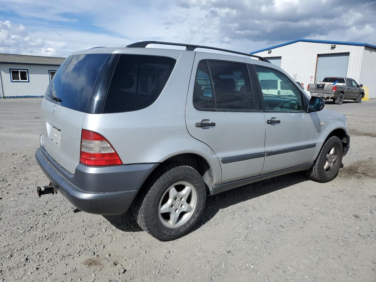 4JGAB54E1XA114817 1999 Mercedes-Benz Ml 320