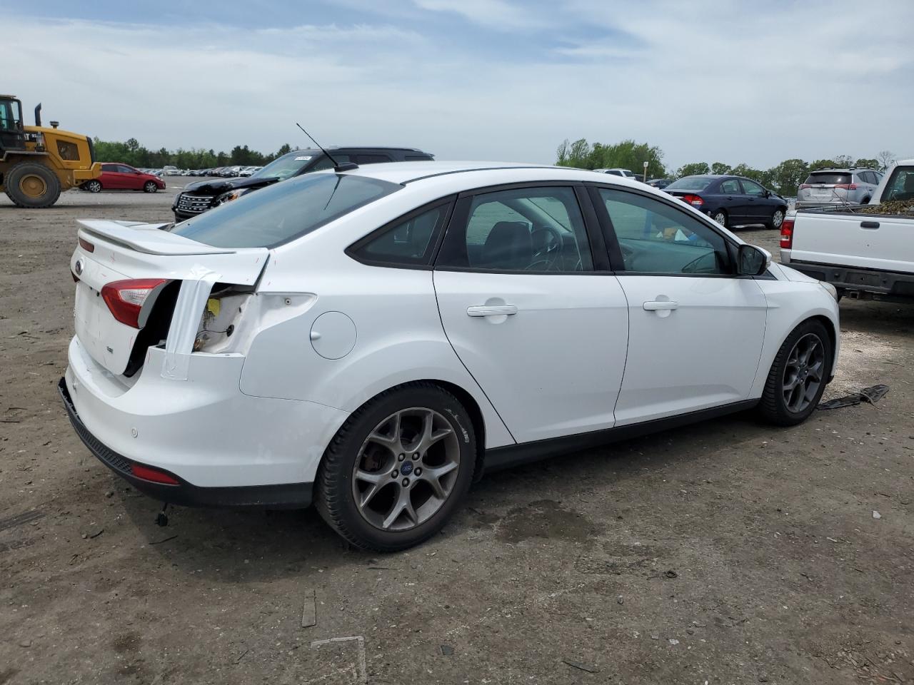 1FADP3F2XEL274339 2014 Ford Focus Se