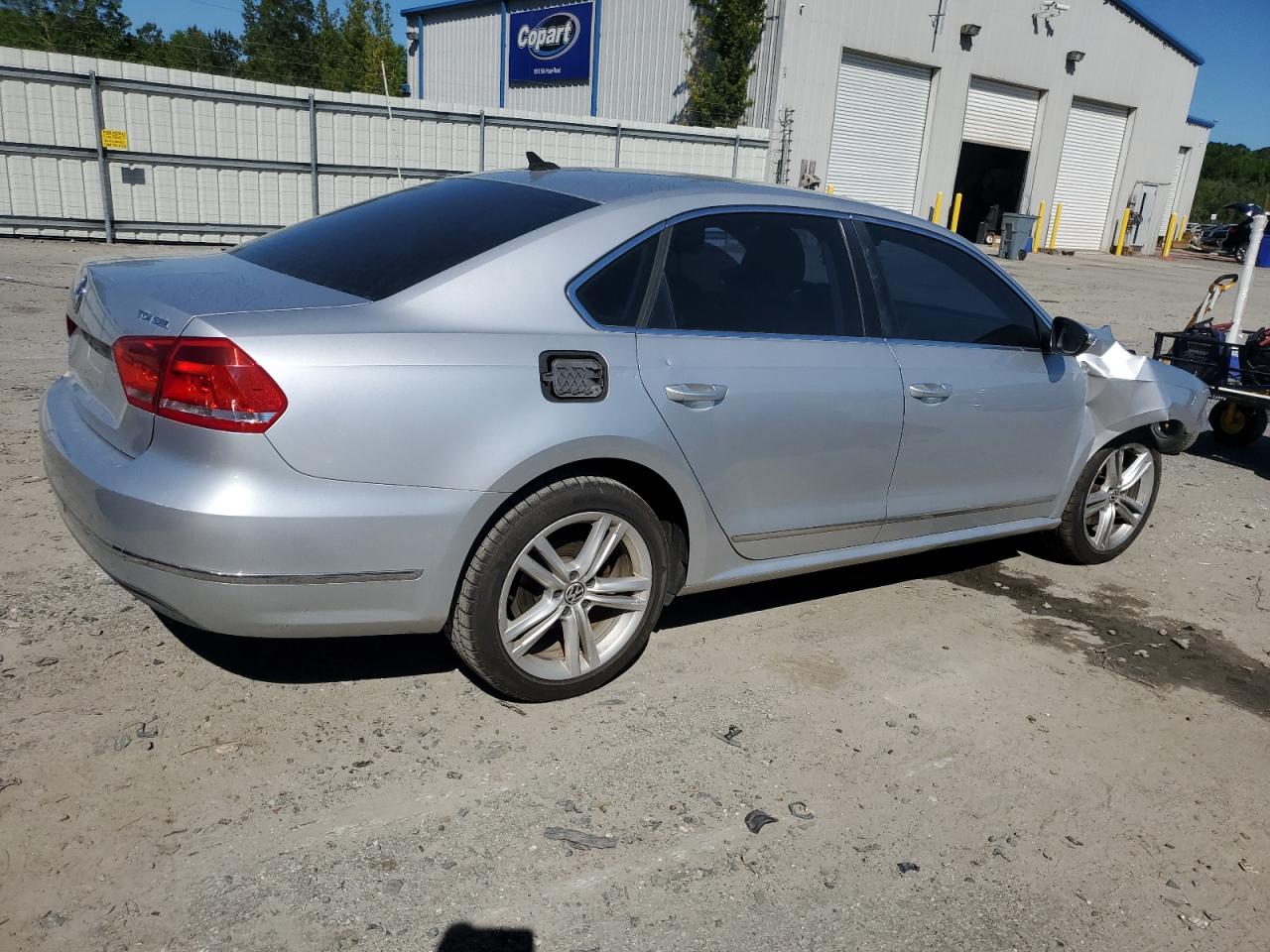 1VWCN7A36CC043189 2012 Volkswagen Passat Sel