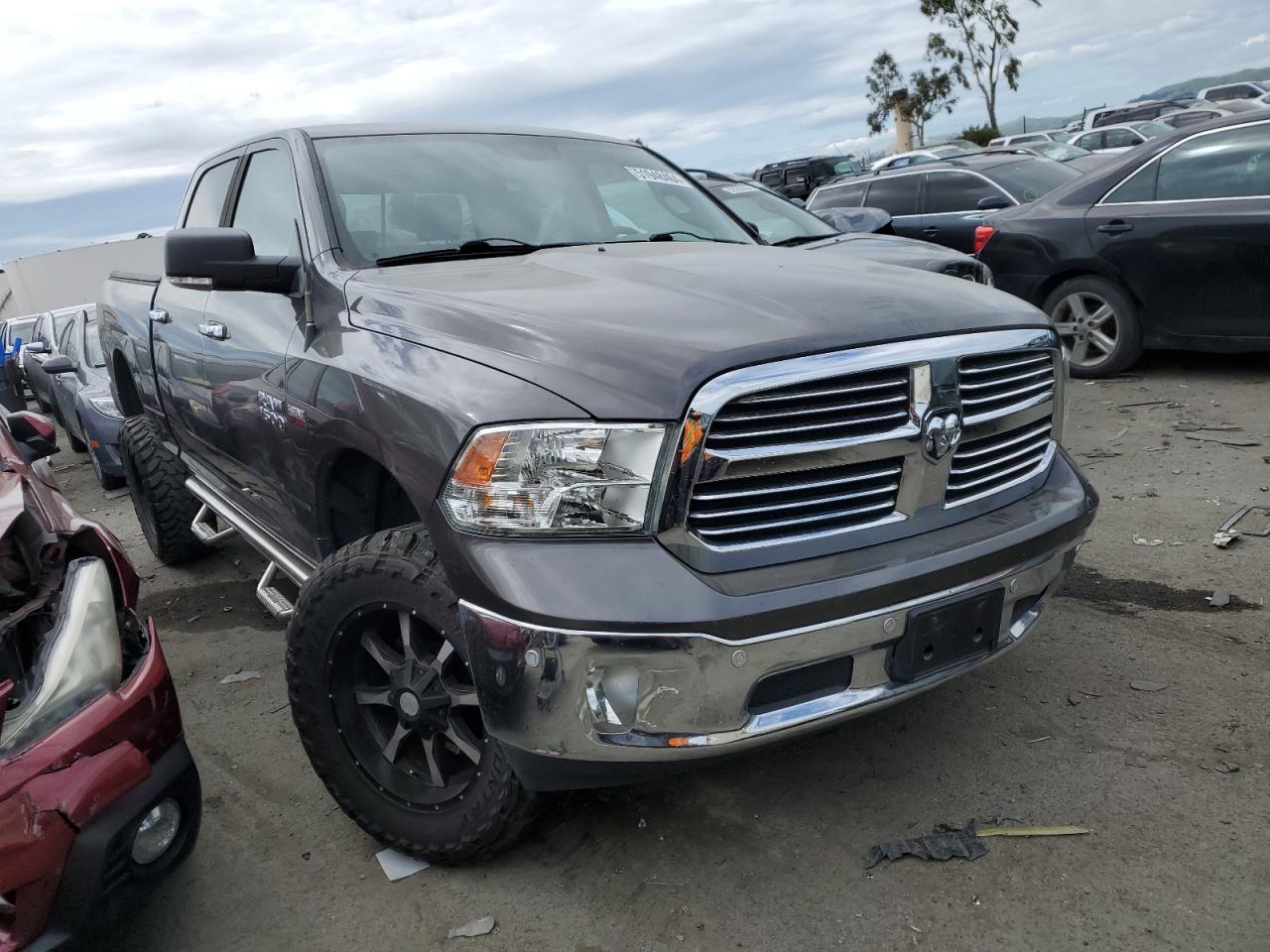 1C6RR7TT9FS609653 2015 Ram 1500 Slt