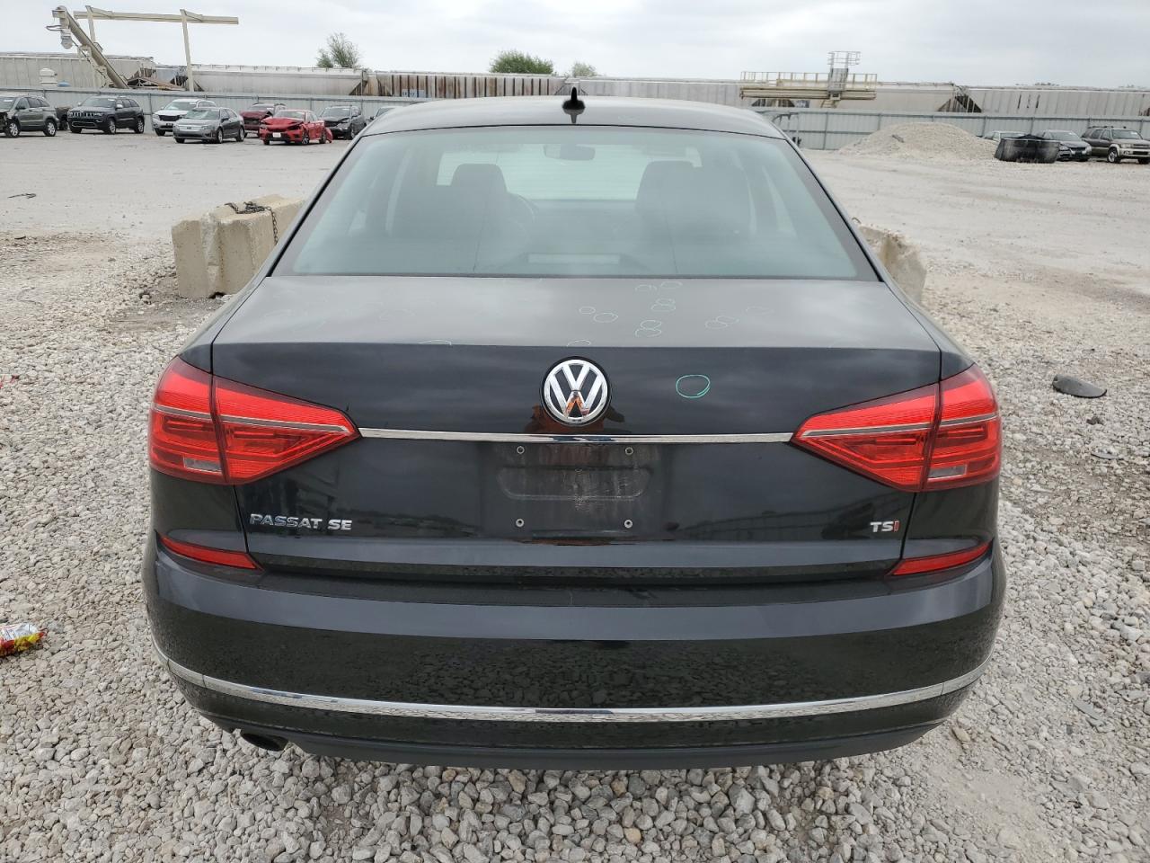 1VWBS7A35GC053044 2016 Volkswagen Passat Se