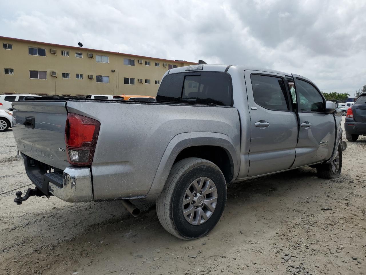 5TFAZ5CN8JX063791 2018 Toyota Tacoma Double Cab