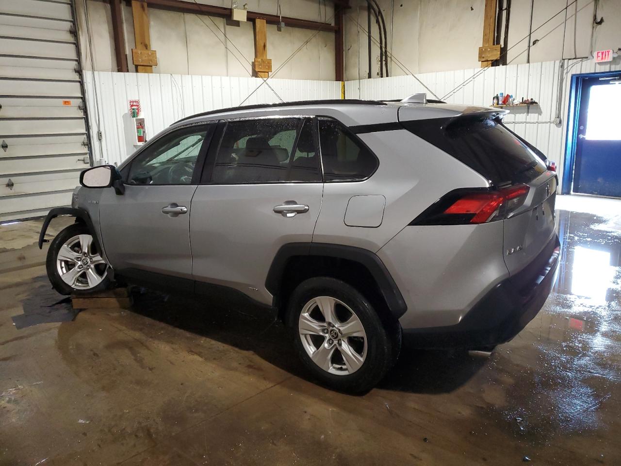 2021 Toyota Rav4 Xle vin: 4T3RWRFV2MU031734