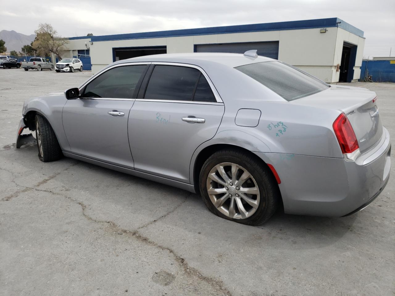 2C3CCAKG8JH226695 2018 Chrysler 300 Limited