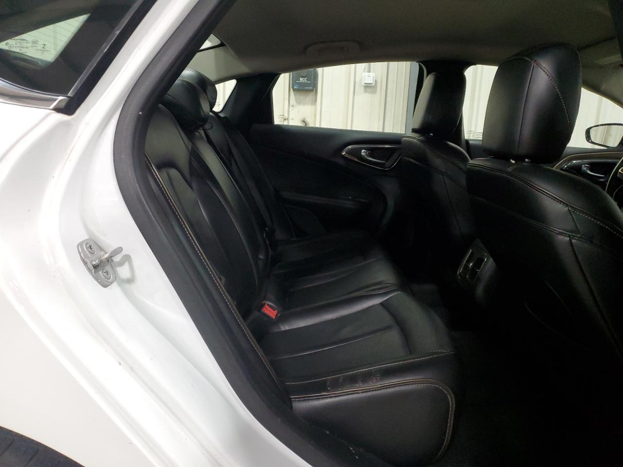 1C3CCCCG5FN520208 2015 Chrysler 200 C