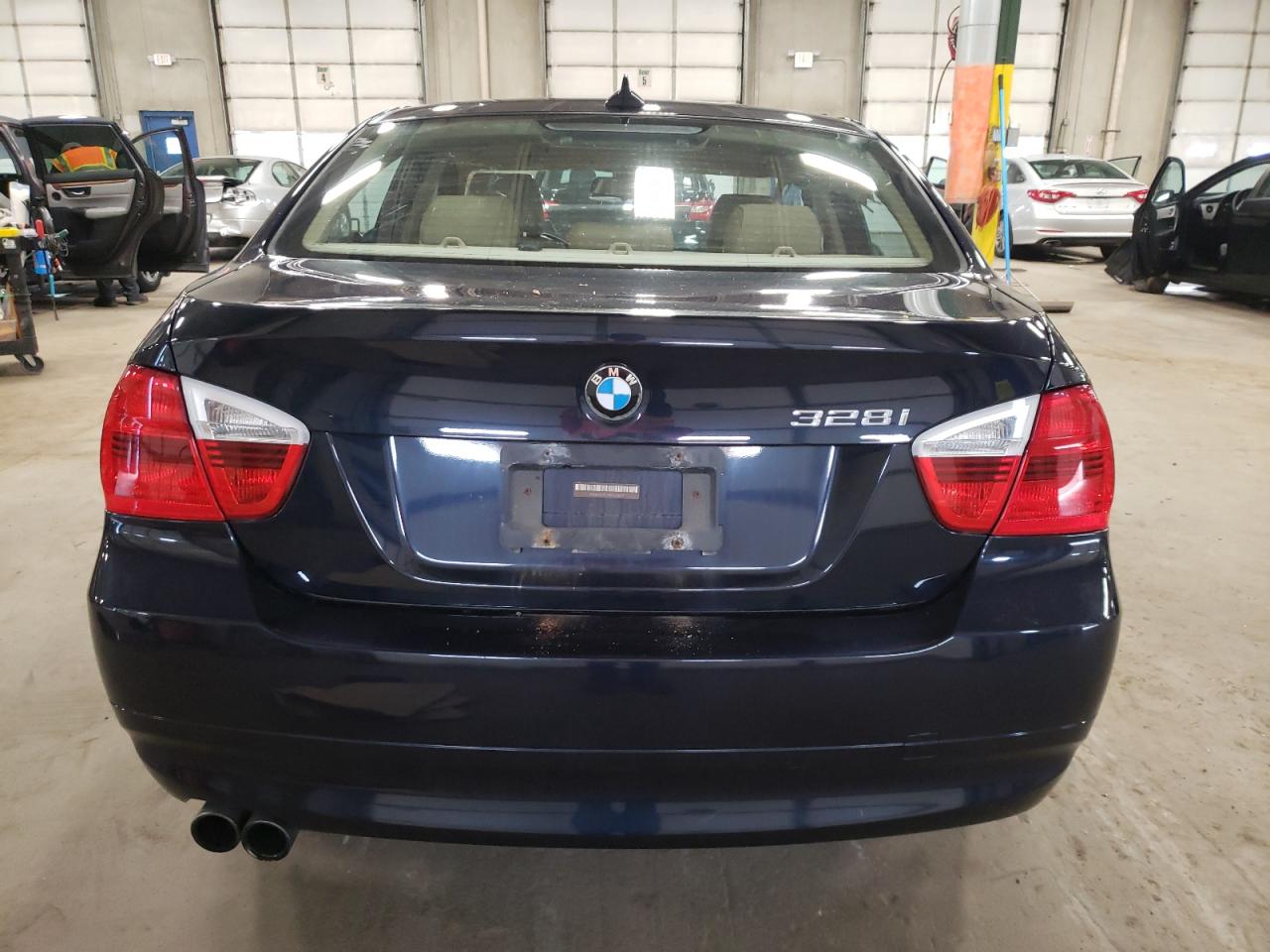 WBAVA37518NL51579 2008 BMW 328 I