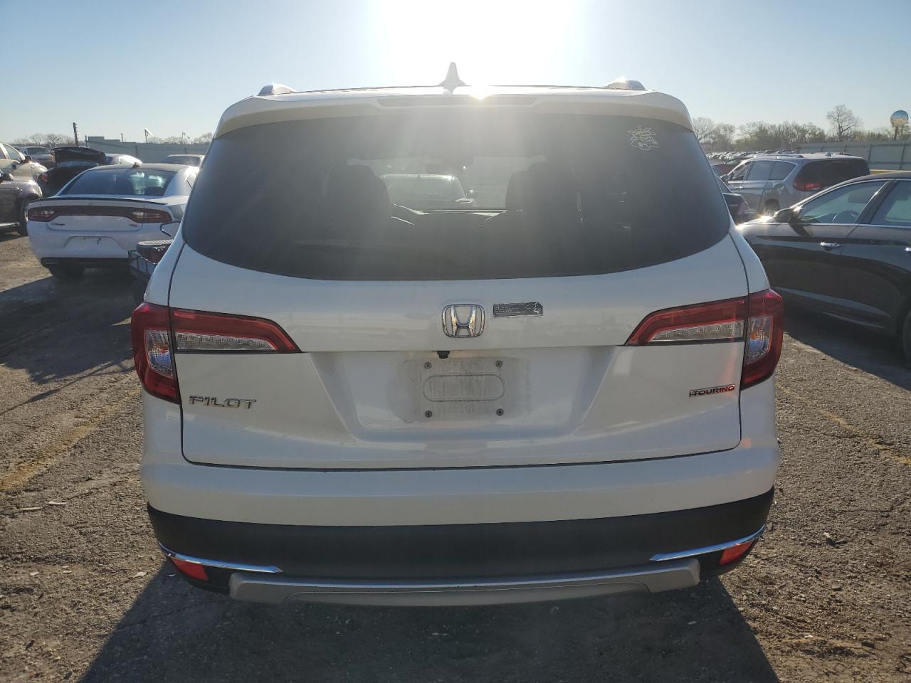 2019 Honda Pilot Touring vin: 5FNYF5H9XKB005583