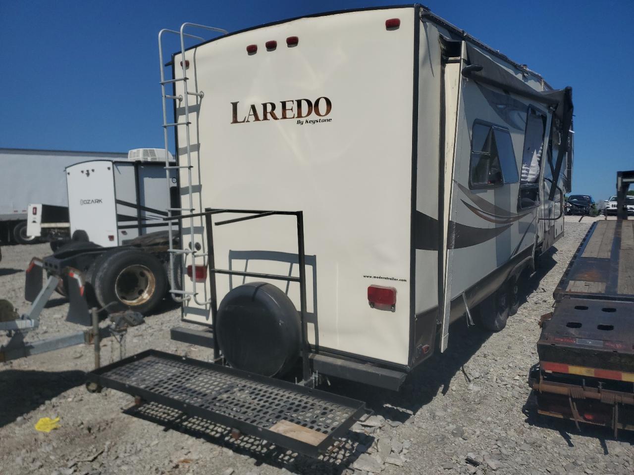 4YDF31223FK600317 2015 Keystone Laredo