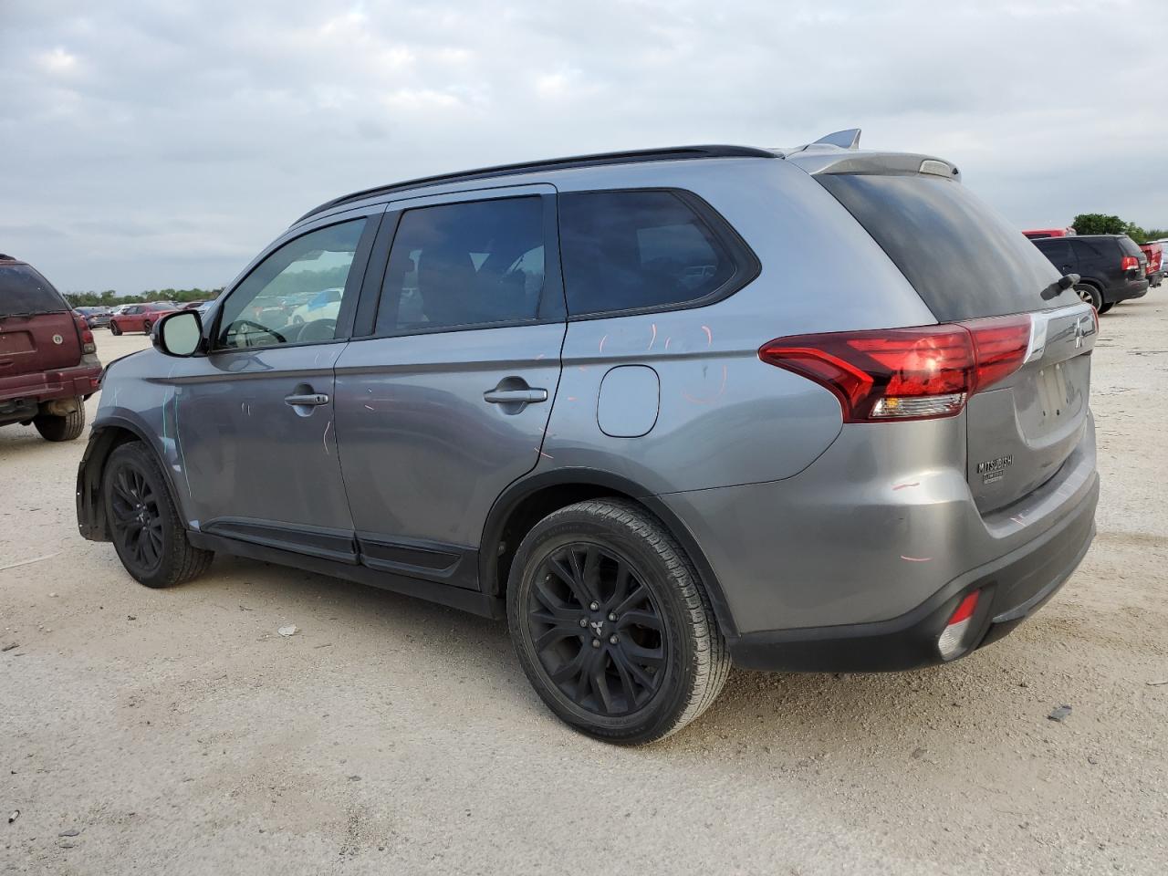 JA4AD3A39JZ050664 2018 Mitsubishi Outlander Se