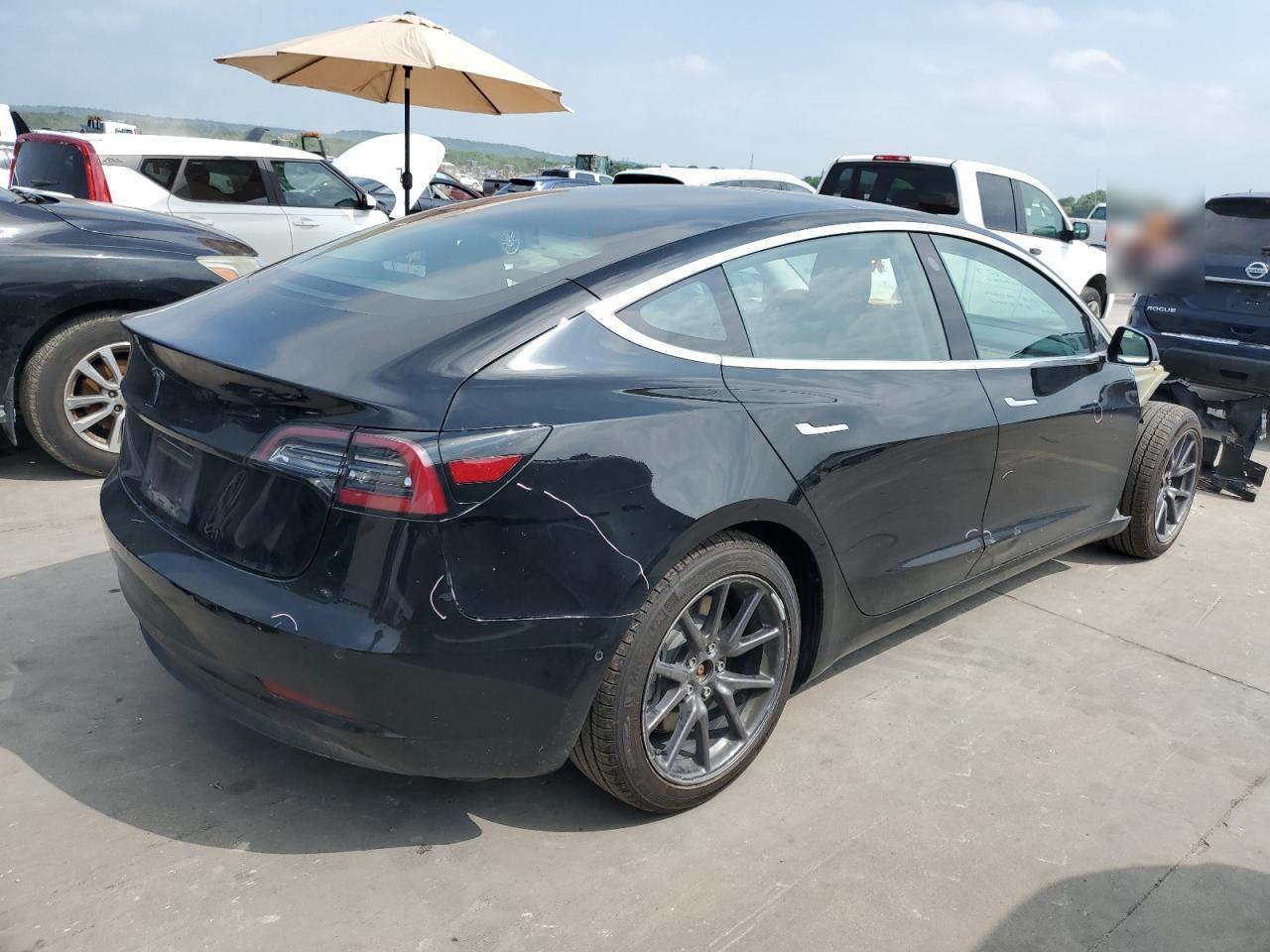 5YJ3E1EAXJF152067 2018 Tesla Model 3