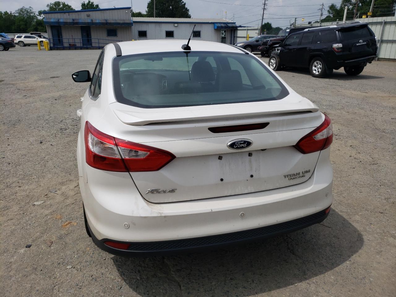 1FADP3J25EL345471 2014 Ford Focus Titanium