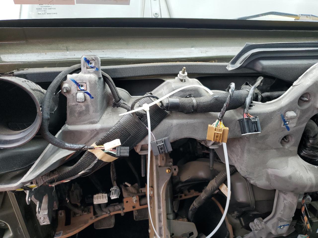 1C4BJWDG1FL764351 2015 Jeep Wrangler Unlimited Sport