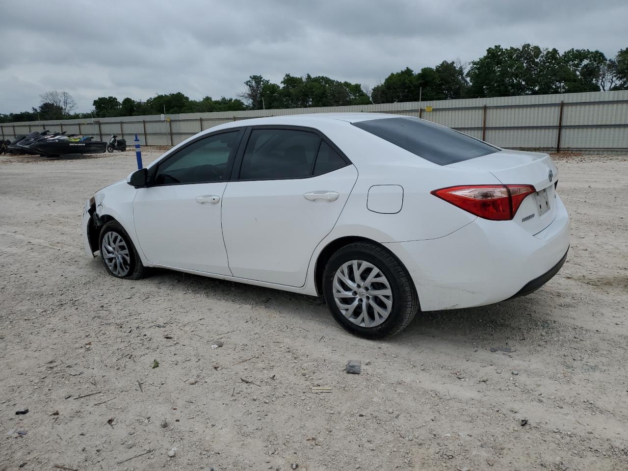 2017 Toyota Corolla L vin: 5YFBURHE7HP686640