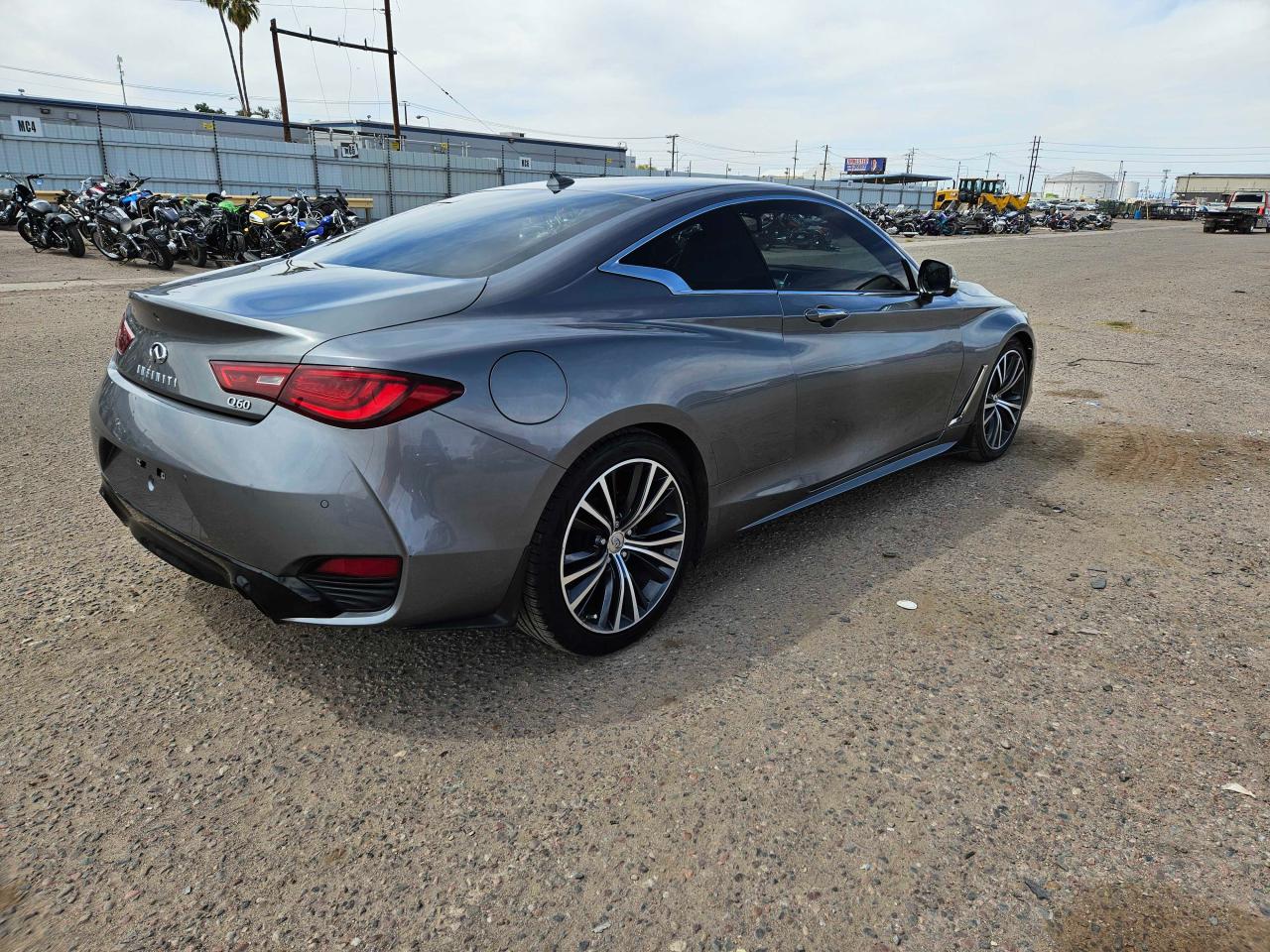 JN1EV7EK7HM362604 2017 Infiniti Q60 Premium