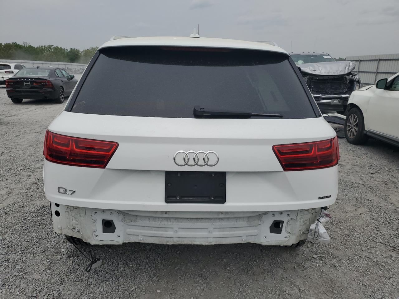 WA1LHAF74KD044752 2019 Audi Q7 Premium Plus