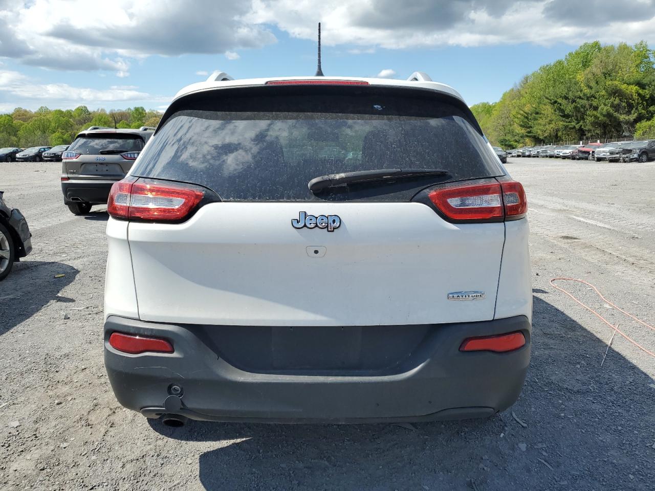 2017 Jeep Cherokee Latitude vin: 1C4PJLCB9HD216508