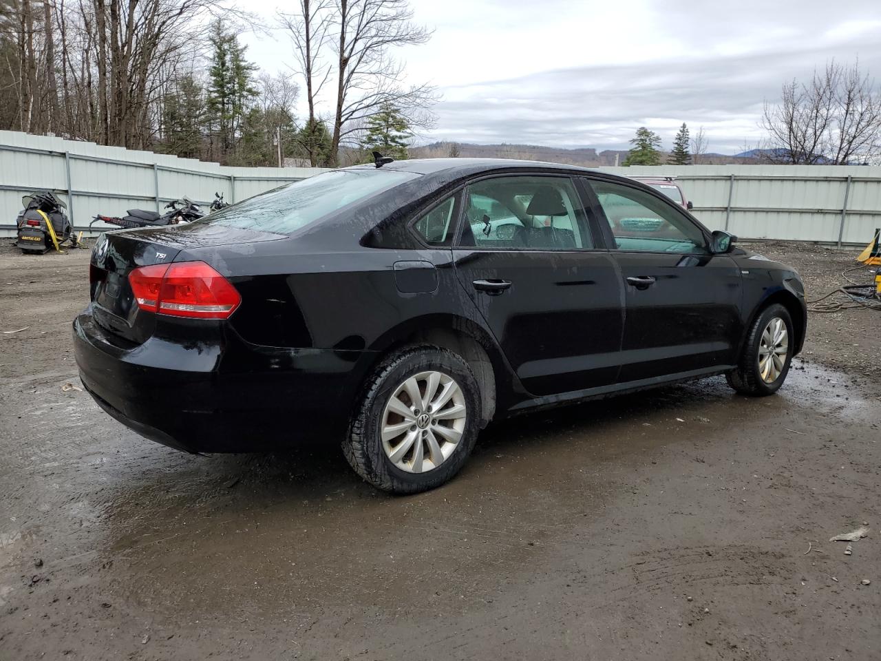 1VWAT7A32FC026682 2015 Volkswagen Passat S