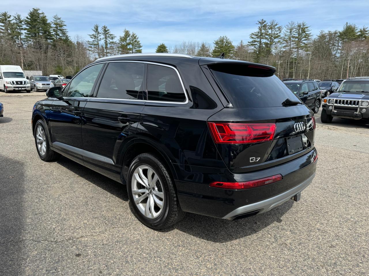 2017 Audi Q7 Premium Plus vin: WA1LAAF74HD012350