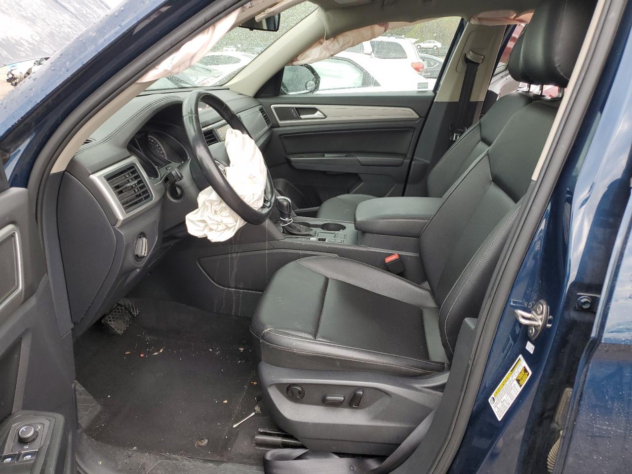 1V2CR2CAXJC561548 2018 Volkswagen Atlas Se