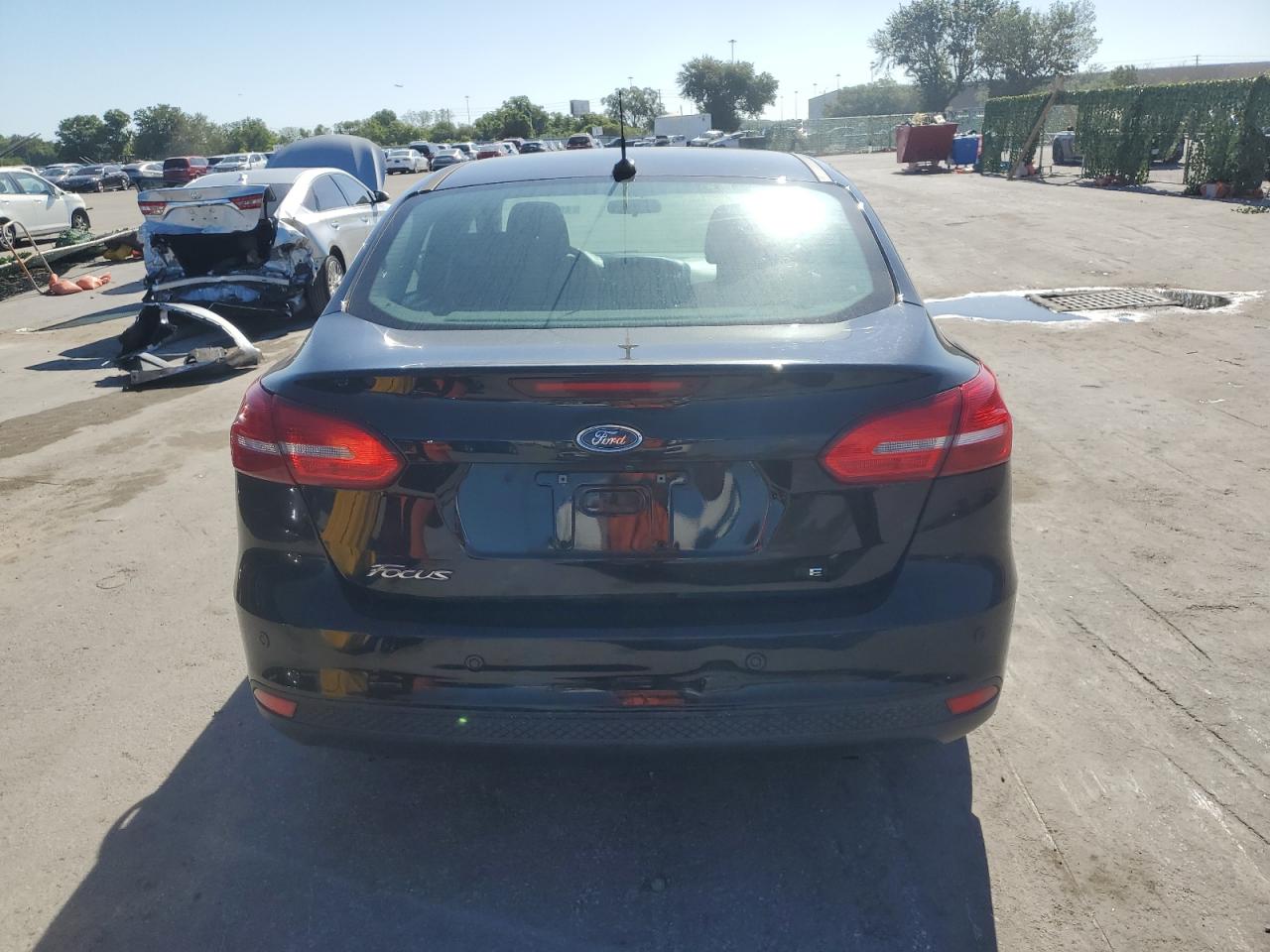 2017 Ford Focus Sel vin: 1FADP3H22HL248271