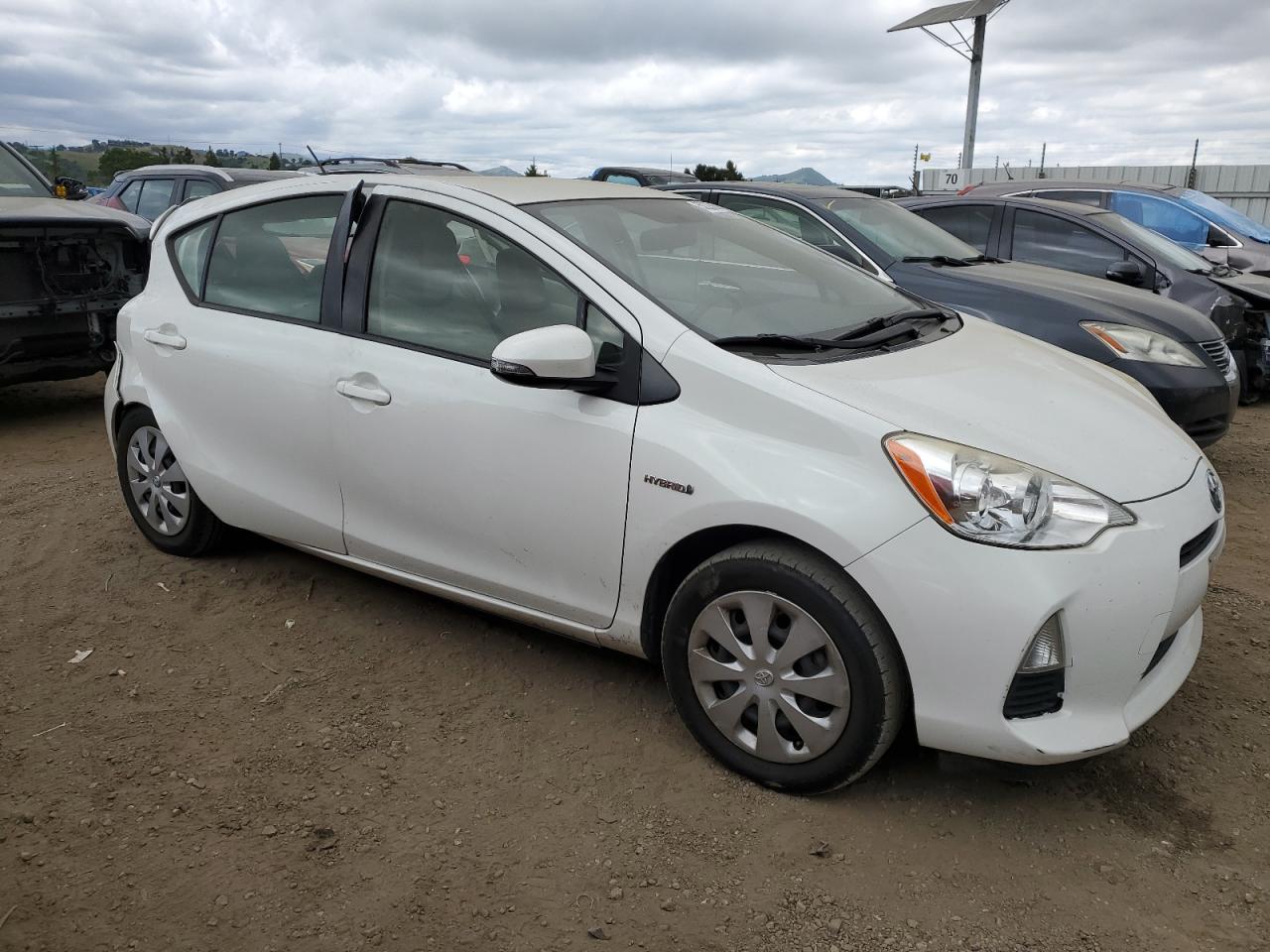 JTDKDTB3XE1574015 2014 Toyota Prius C