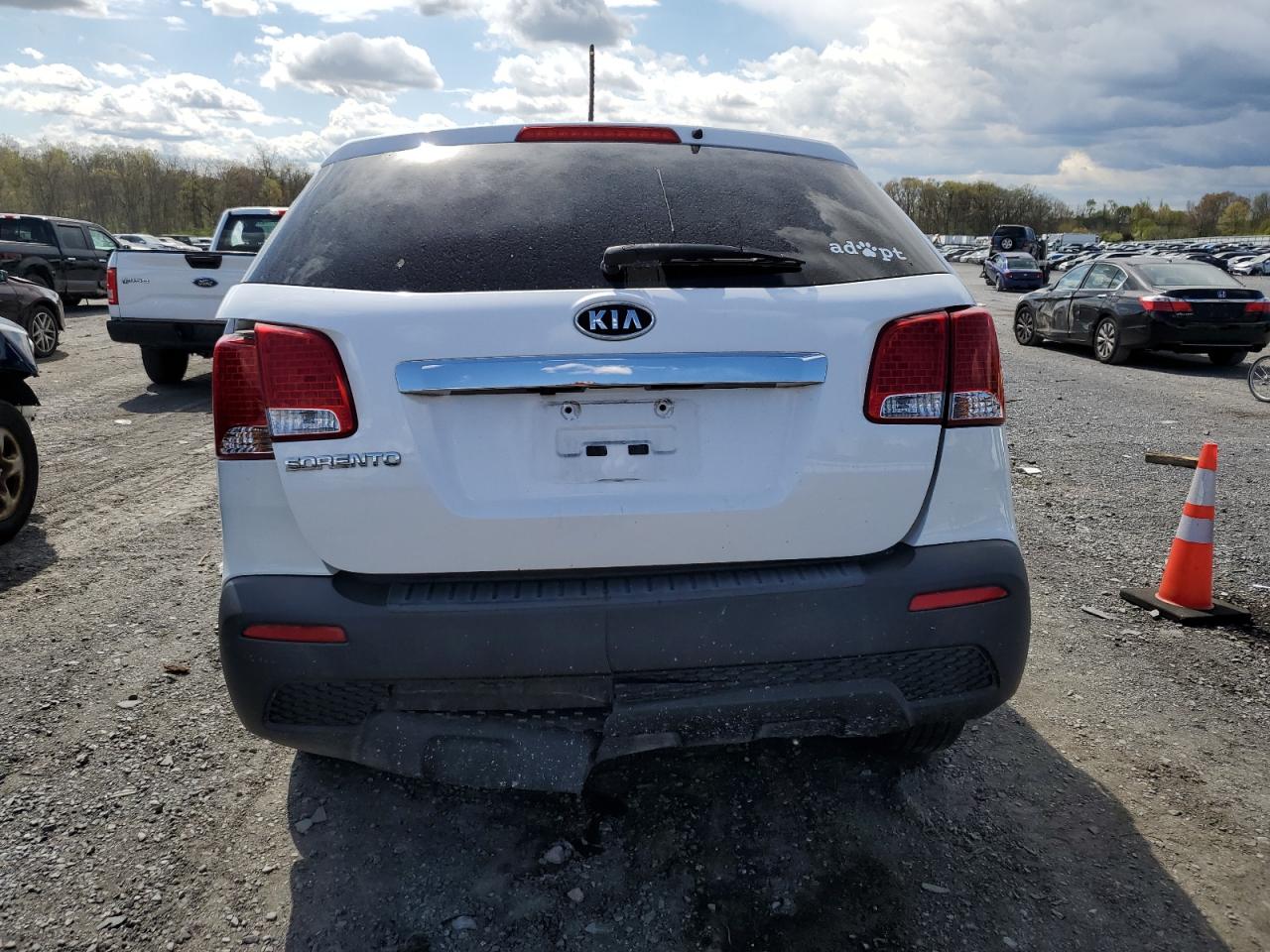 5XYKTCA18BG172170 2011 Kia Sorento Base