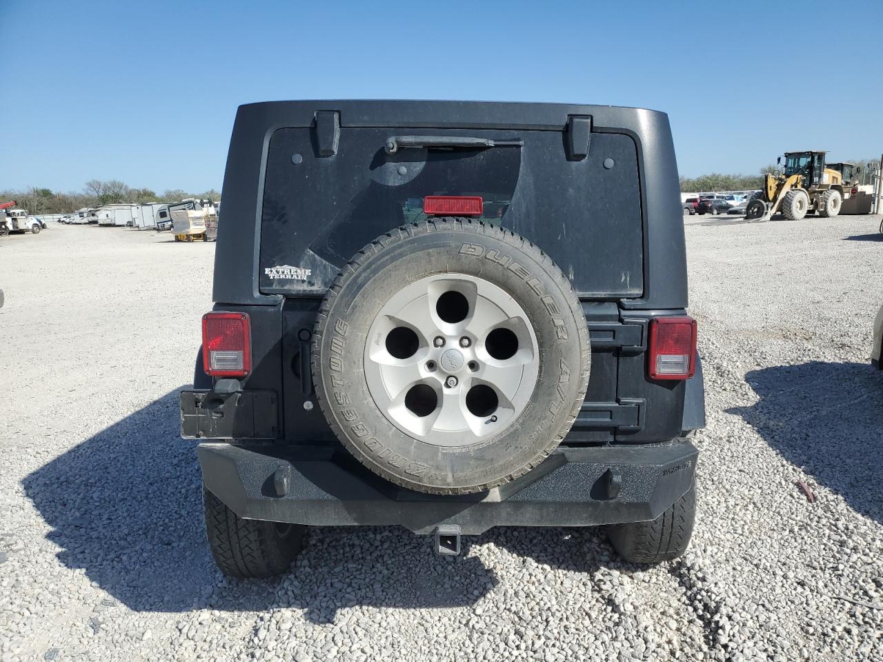 2014 Jeep Wrangler Unlimited Sahara vin: 1C4HJWEG3EL240559