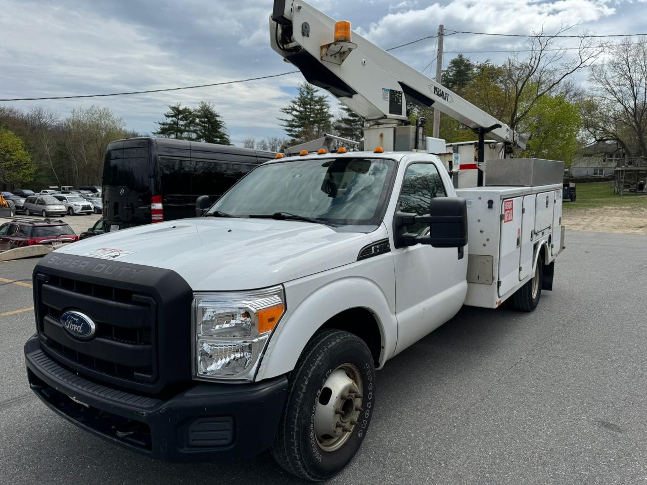 2012 Ford F350 Super Duty vin: 1FDRF3G62CEA12400