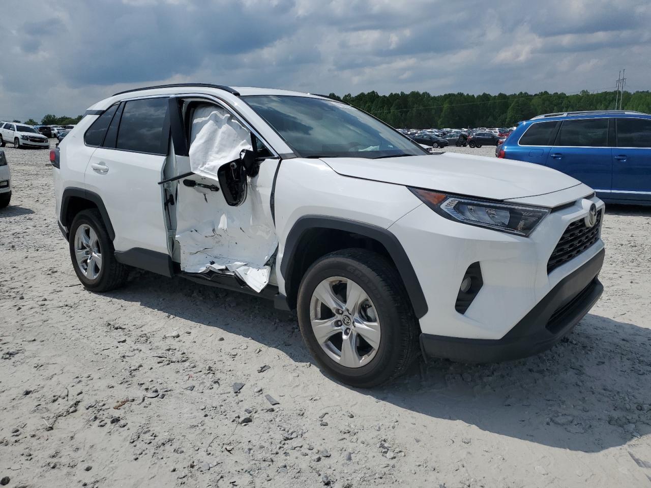 2T3W1RFV8MC161584 2021 Toyota Rav4 Xle