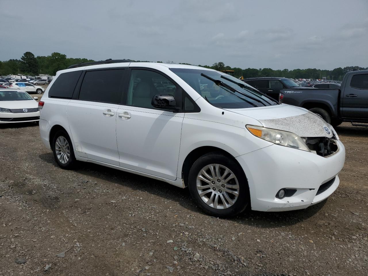 5TDYK3DC0BS005069 2011 Toyota Sienna Xle