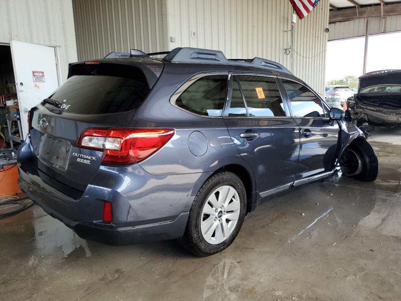 2017 Subaru Outback 2.5I Premium vin: 4S4BSAFC9H3308977