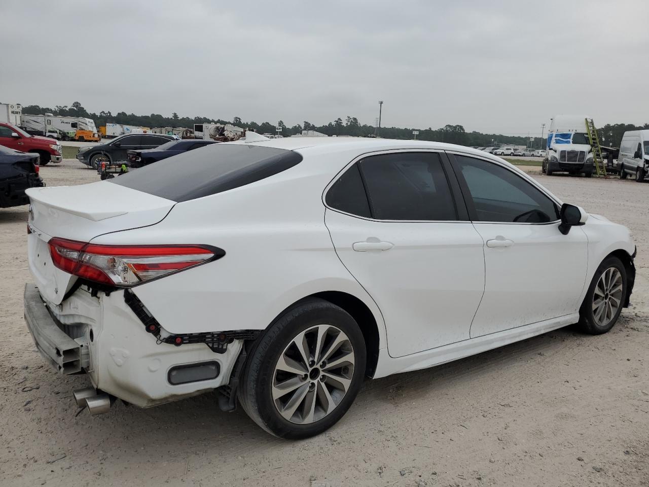 4T1B11HK2KU169610 2019 Toyota Camry L