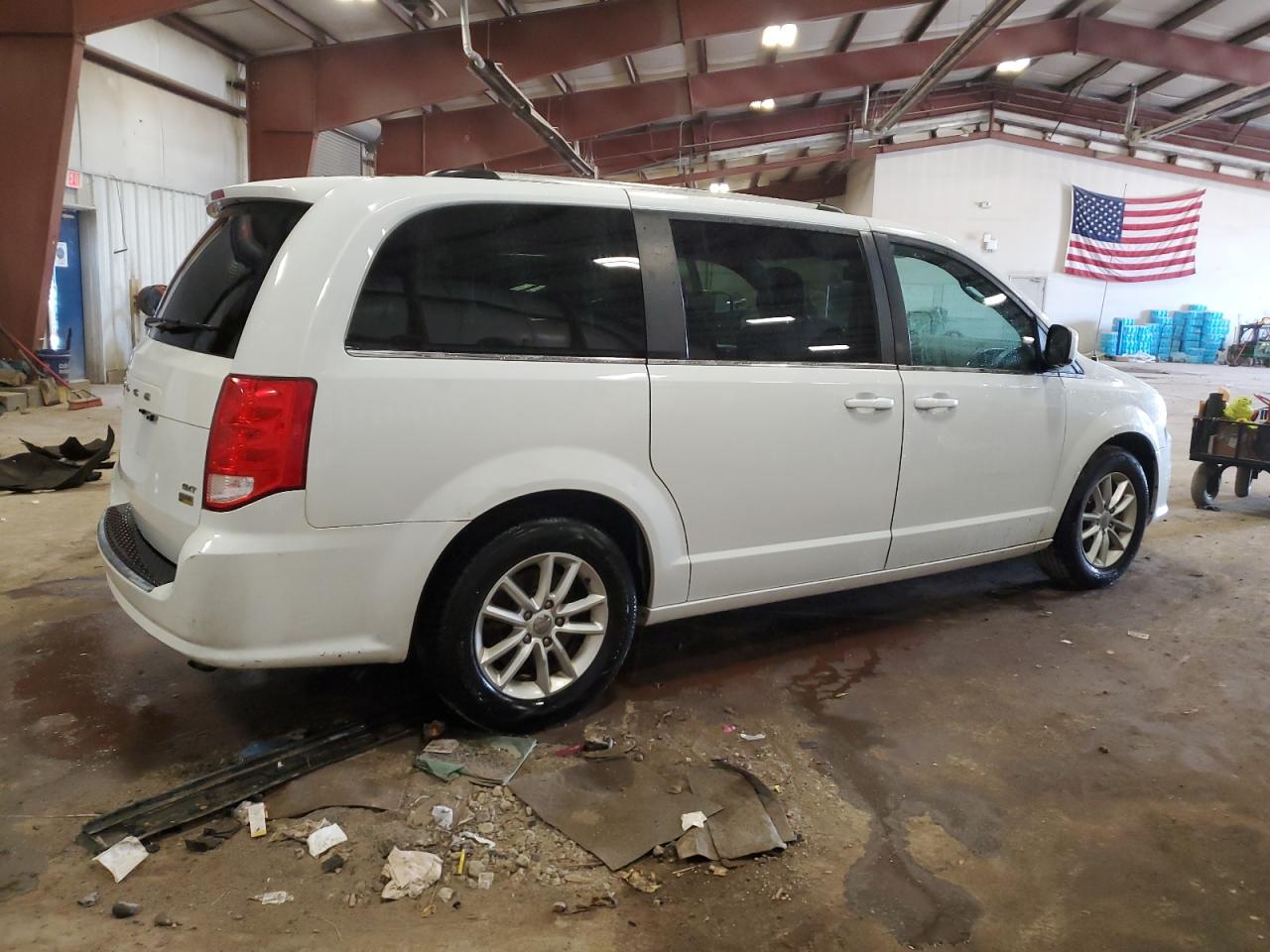 2C4RDGCG6JR324929 2018 Dodge Grand Caravan Sxt