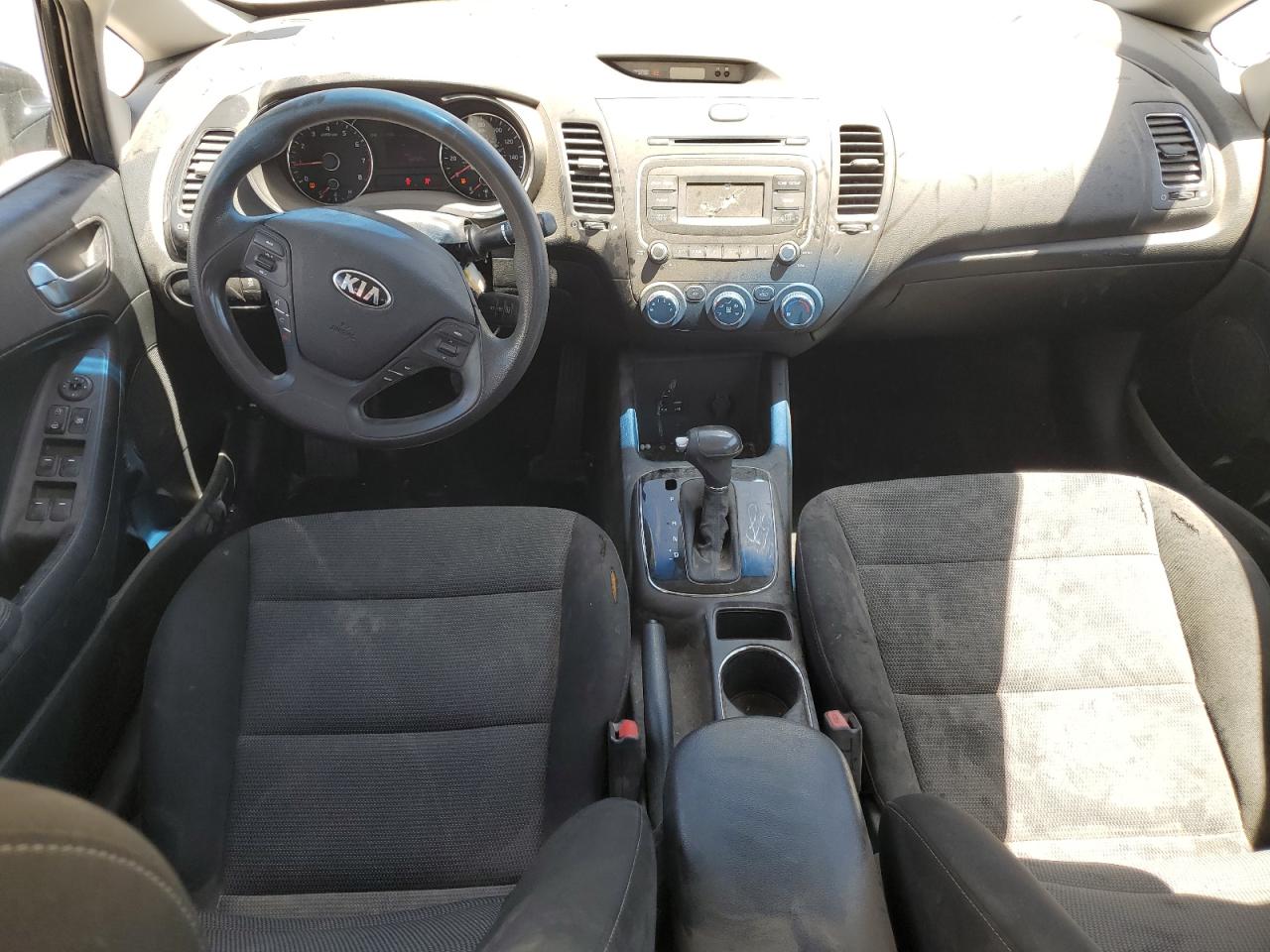 3KPFK4A7XHE048678 2017 Kia Forte Lx