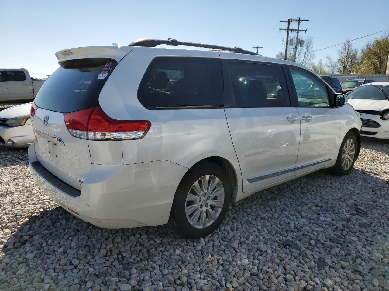 5TDDK3DC0DS063149 2013 Toyota Sienna Xle