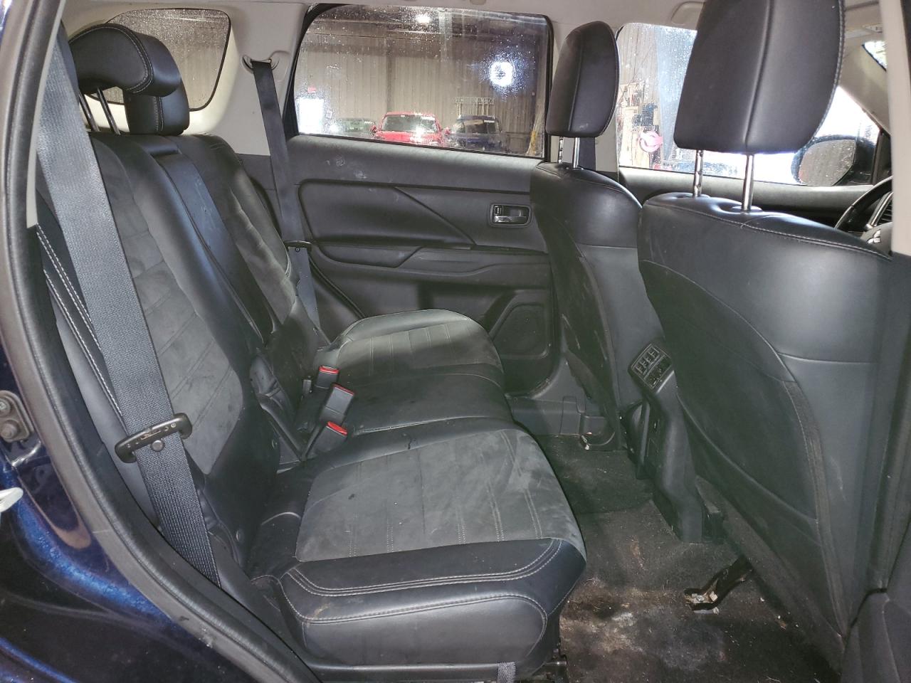 JA4AZ3A31KZ043940 2019 Mitsubishi Outlander Se