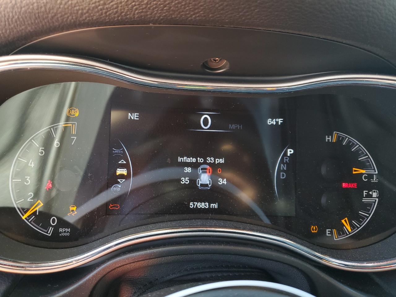 1C4RJFAG5KC823818 2019 Jeep Grand Cherokee Laredo