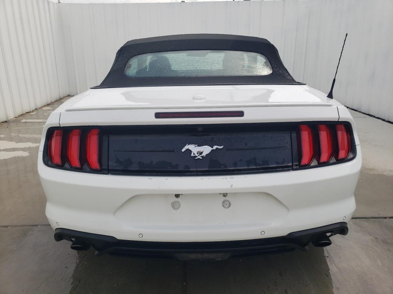 1FATP8UH5N5124983 2022 Ford Mustang