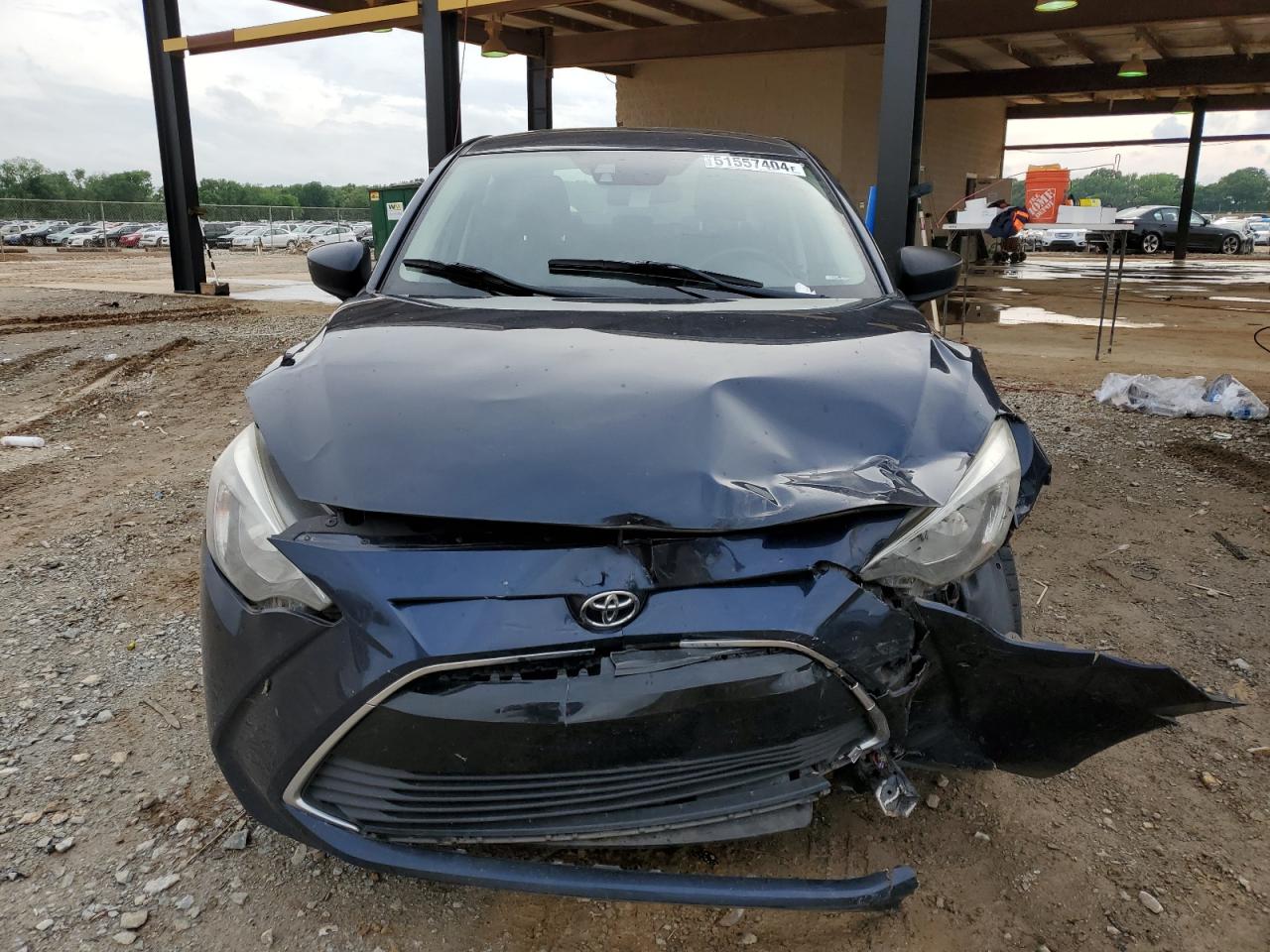 3MYDLBYV1JY318223 2018 Toyota Yaris Ia