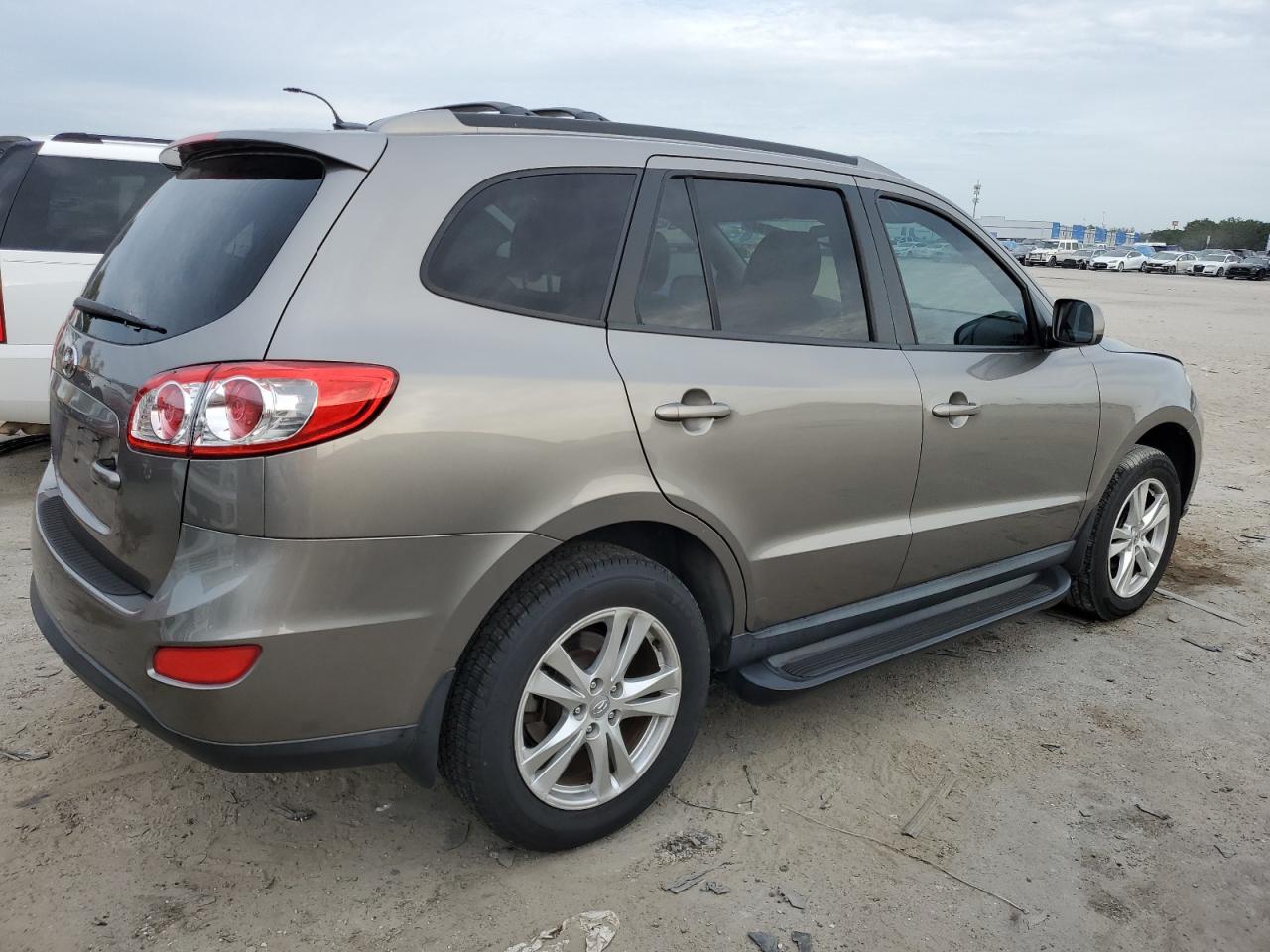 5XYZH4AG5CG152356 2012 Hyundai Santa Fe Se