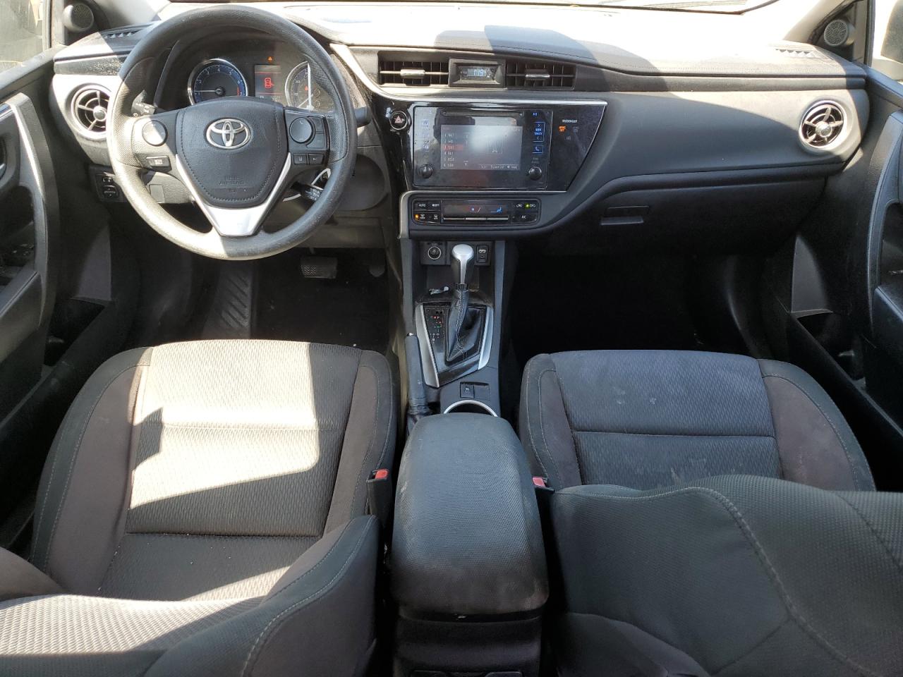 2017 Toyota Corolla L vin: 5YFBURHE8HP664694