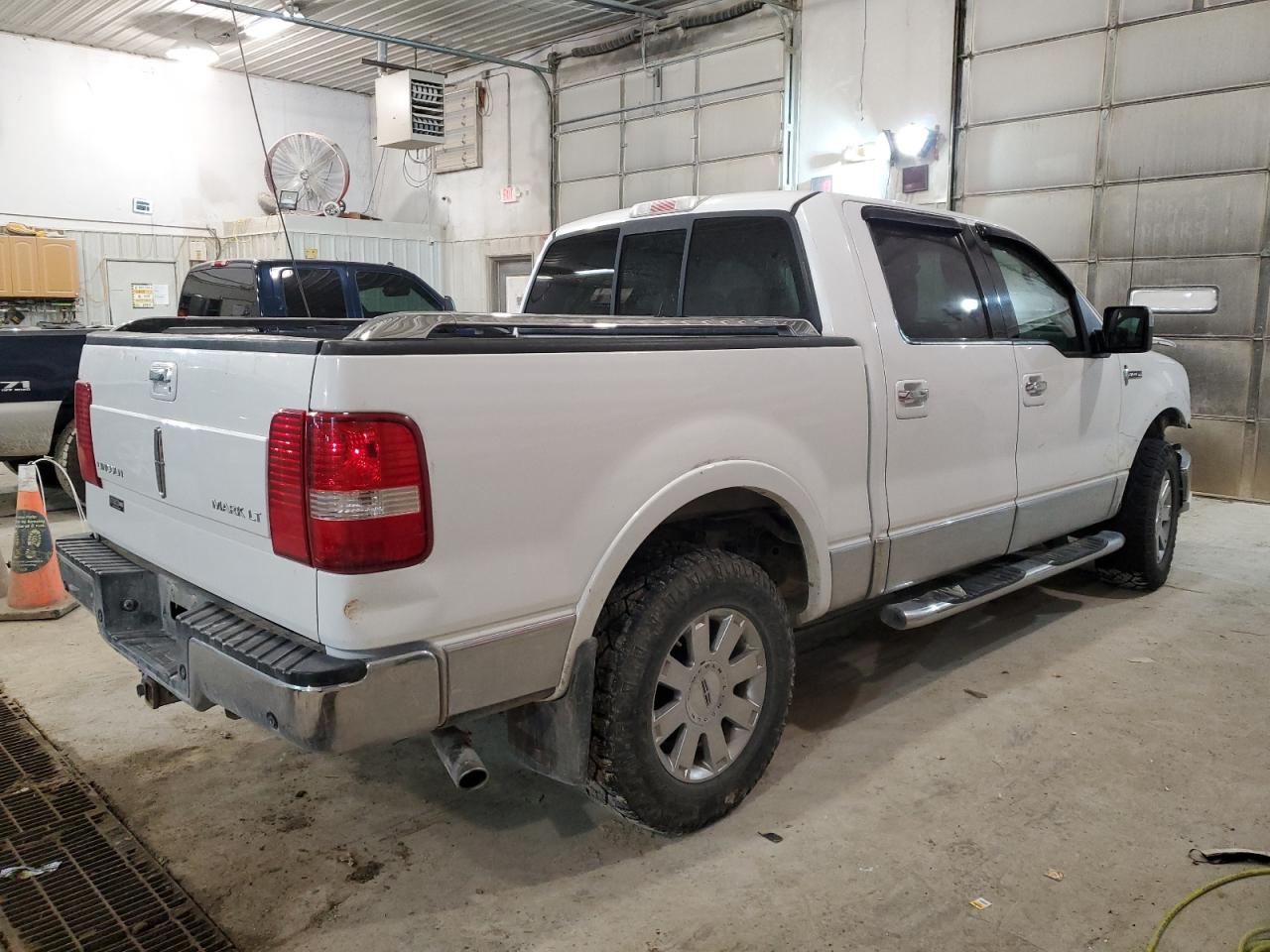 Lot #2510508281 2006 LINCOLN MARK LT