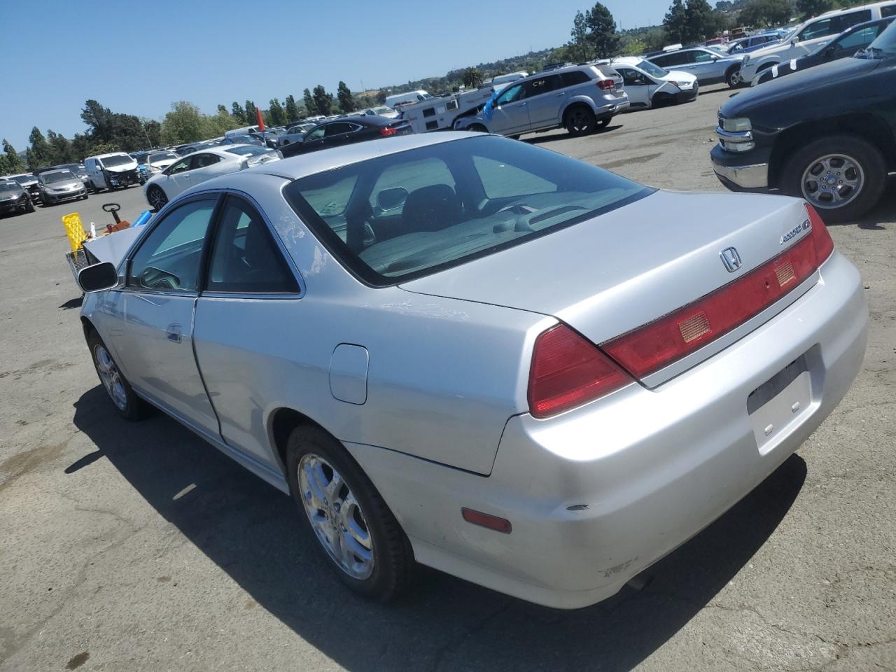 1HGCG22572A030852 2002 Honda Accord Ex