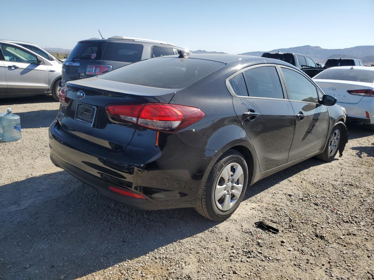 3KPFK4A78JE243555 2018 Kia Forte Lx