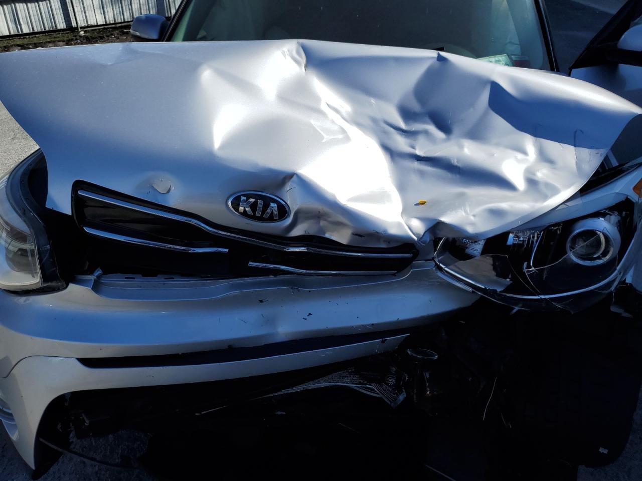 KNDJP3A51H7442302 2017 Kia Soul +