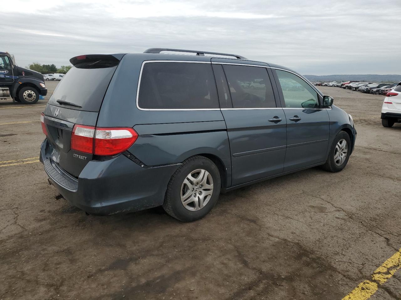 5FNRL38725B132641 2005 Honda Odyssey Exl