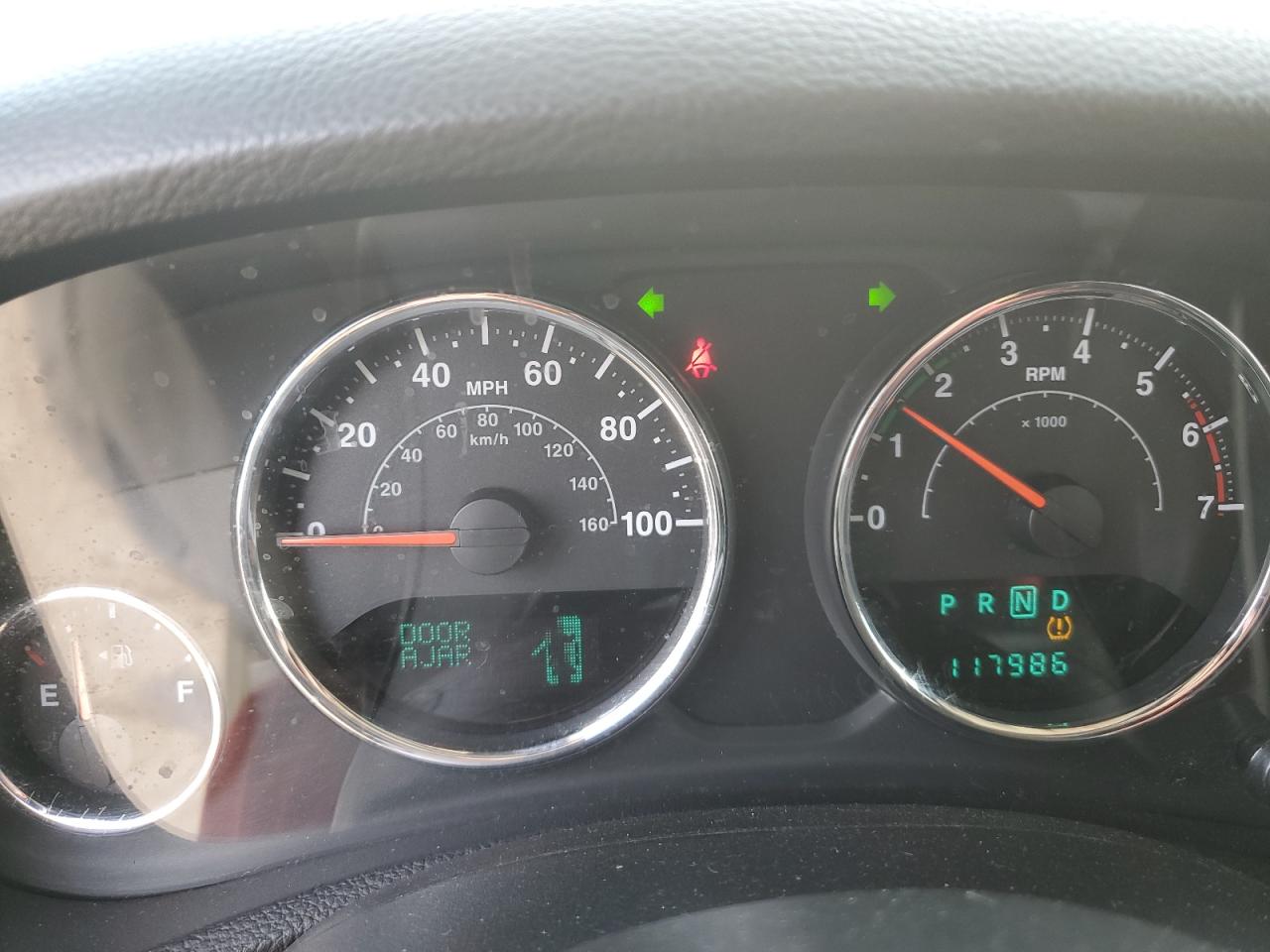 1J4HA5H12BL573830 2011 Jeep Wrangler Unlimited Sahara