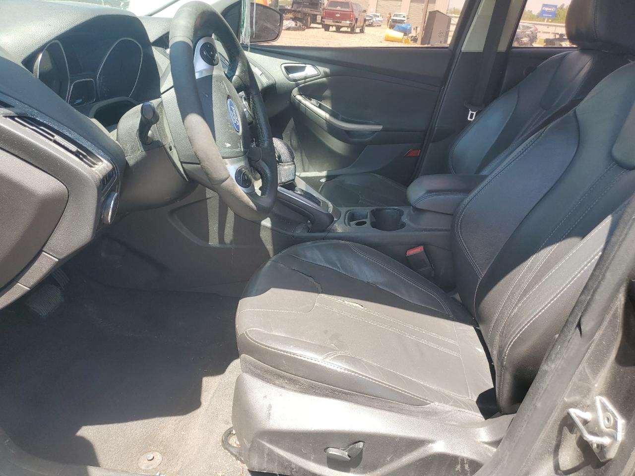 1FAHP3H21CL425919 2012 Ford Focus Sel