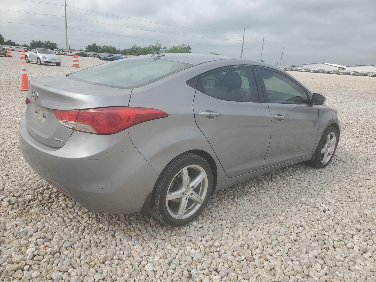 KMHDH4AE8DU770985 2013 Hyundai Elantra Gls